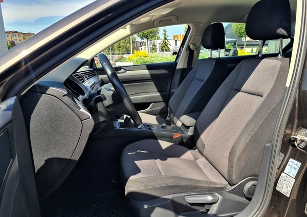 Volkswagen Passat cena 55900 przebieg: 192800, rok produkcji 2017 z Rybnik małe 106